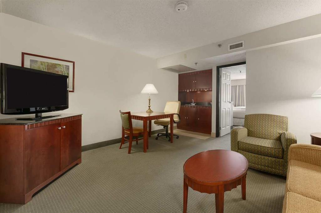 Embassy Suites By Hilton Richmond Dumbarton Habitación foto